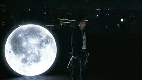 关不掉的月光 背景,揭秘“关不掉的月光”背后的故事